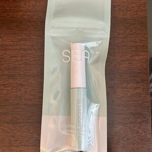 SURFER curl™ volumizing mascara
nourishing volume & curl